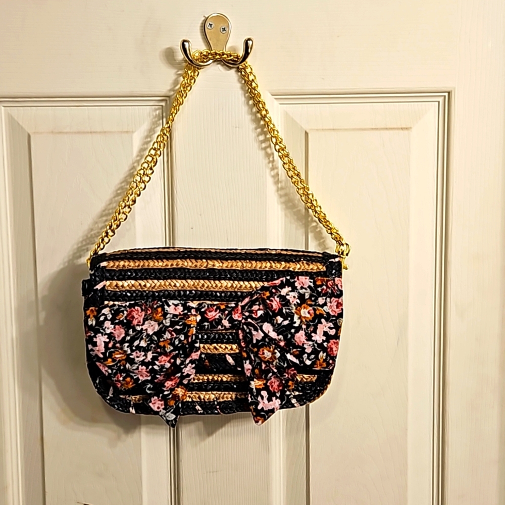 Casselini bow front bag